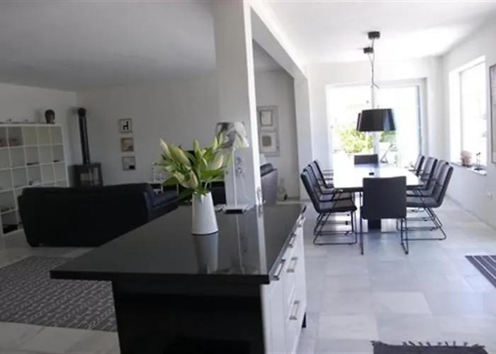 فيلة Fantastic Renovated Annex فوينخيرولا