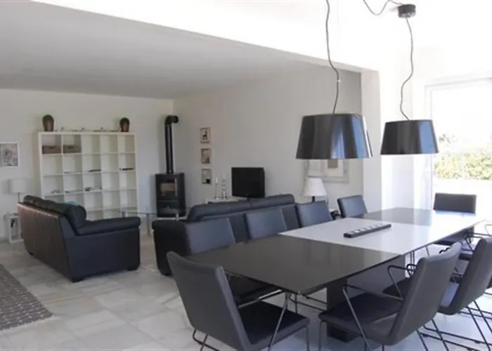 Fantastic Renovated Annex فيلة فوينخيرولا